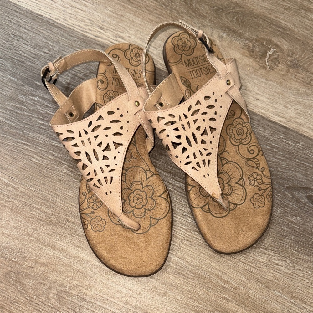 Sandles